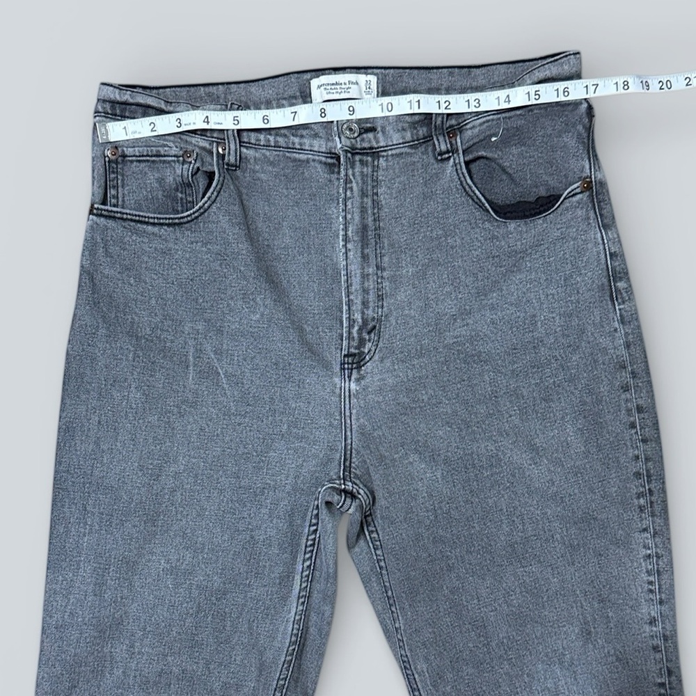 Abercrombie & Fitch Gray Straight Leg Jeans - Picture 4 of 5